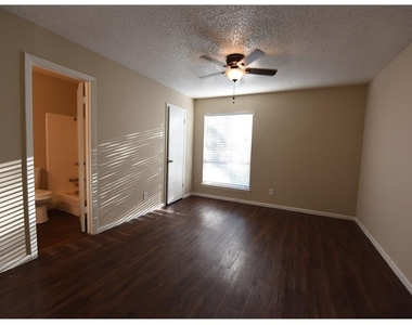 2833 Kings Road - Photo Thumbnail 6
