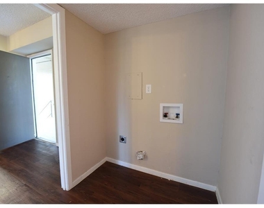 2833 Kings Road - Photo Thumbnail 10
