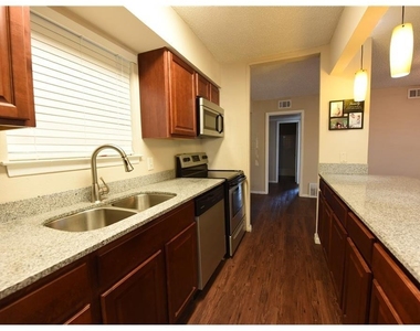 2833 Kings Road - Photo Thumbnail 4