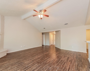 728 Southwynd Street - Photo Thumbnail 3