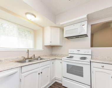 728 Southwynd Street - Photo Thumbnail 7