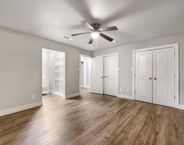 4203 Spring Hill Lane - Photo Thumbnail 9