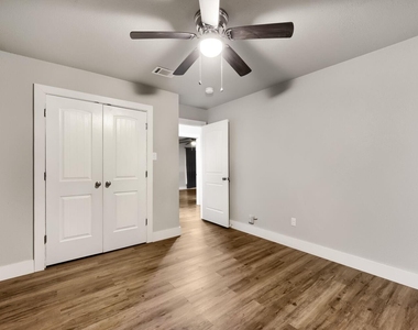 4203 Spring Hill Lane - Photo Thumbnail 12