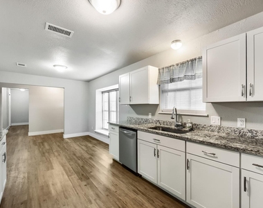 4203 Spring Hill Lane - Photo Thumbnail 7