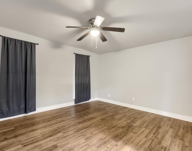4203 Spring Hill Lane - Photo Thumbnail 8