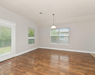 15626 Gatsby Lane - Photo Thumbnail 4