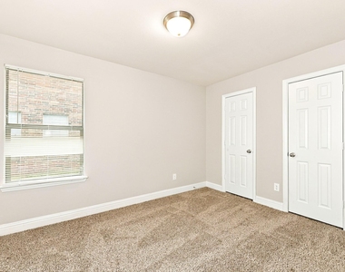 15626 Gatsby Lane - Photo Thumbnail 11