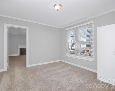 105 Oak Street - Photo Thumbnail 20