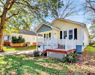 105 Oak Street - Photo Thumbnail 1