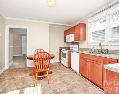 105 Oak Street - Photo Thumbnail 12