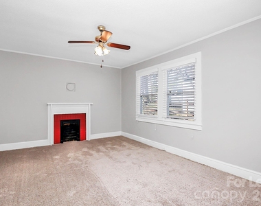 105 Oak Street - Photo Thumbnail 22