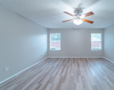 4403 Cedar Crest Drive - Photo Thumbnail 14