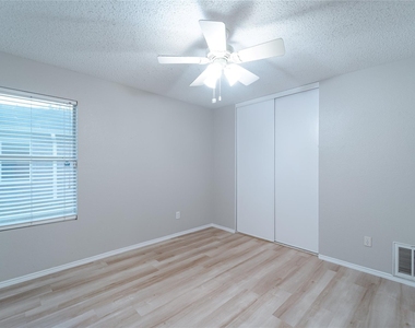 4403 Cedar Crest Drive - Photo Thumbnail 11