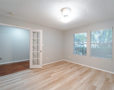 4403 Cedar Crest Drive - Photo Thumbnail 9