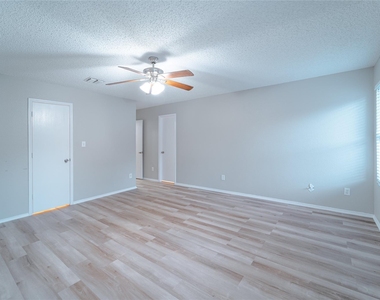 4403 Cedar Crest Drive - Photo Thumbnail 15
