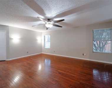 4403 Cedar Crest Drive - Photo Thumbnail 4
