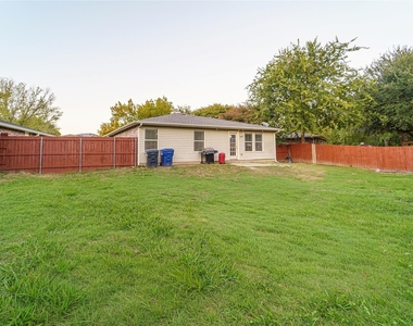 4403 Cedar Crest Drive - Photo Thumbnail 13