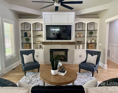 5129 Watermead Lane - Photo Thumbnail 7