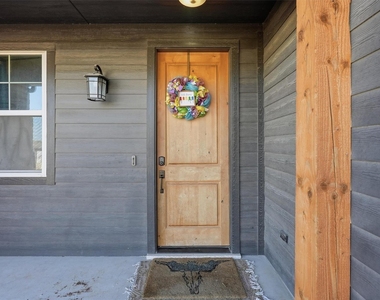 5625 Barkridge Drive - Photo Thumbnail 4