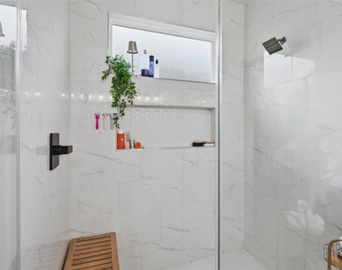 5625 Barkridge Drive - Photo Thumbnail 3