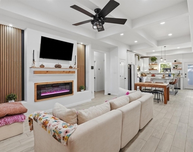 5625 Barkridge Drive - Photo Thumbnail 5
