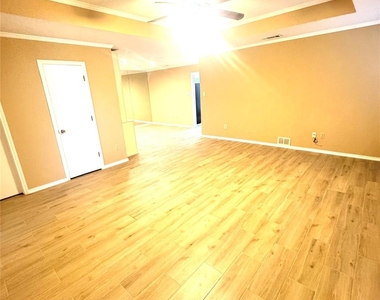 5871 Westhaven Drive - Photo Thumbnail 5
