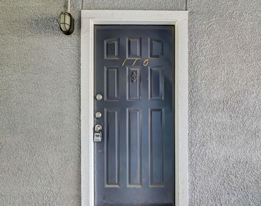 9920 Forest Lane - Photo Thumbnail 3