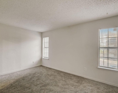 9920 Forest Lane - Photo Thumbnail 22