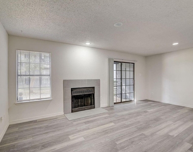 9920 Forest Lane - Photo Thumbnail 12