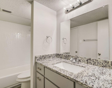 9920 Forest Lane - Photo Thumbnail 17
