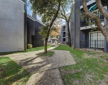 9920 Forest Lane - Photo Thumbnail 5