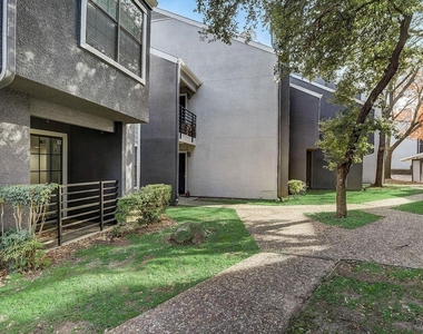 9920 Forest Lane - Photo Thumbnail 4