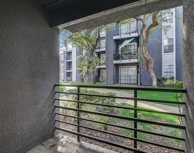 9920 Forest Lane - Photo Thumbnail 6