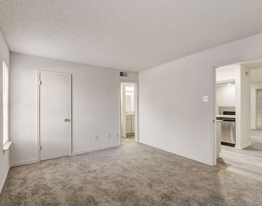 9920 Forest Lane - Photo Thumbnail 16