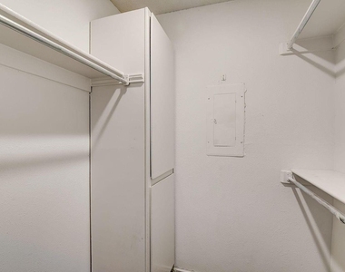 9920 Forest Lane - Photo Thumbnail 7