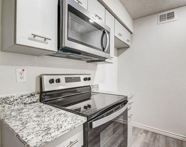 9920 Forest Lane - Photo Thumbnail 19