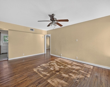5925 Victor Street - Photo Thumbnail 5