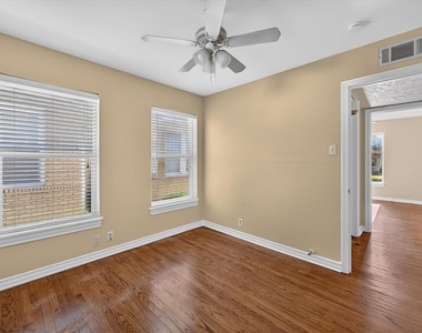 5925 Victor Street - Photo Thumbnail 16