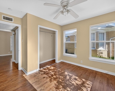 5925 Victor Street - Photo Thumbnail 11