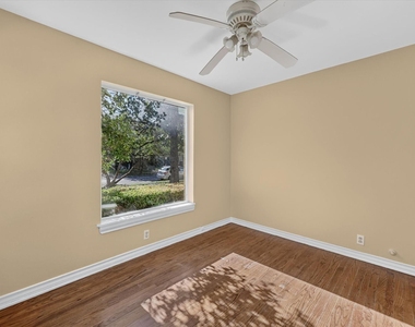 5925 Victor Street - Photo Thumbnail 13