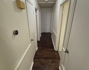 1814 Bardfield Avenue - Photo Thumbnail 25