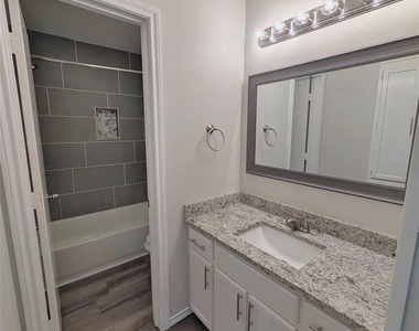 407 Heritage Trail - Photo Thumbnail 4