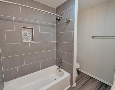 407 Heritage Trail - Photo Thumbnail 6