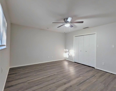 407 Heritage Trail - Photo Thumbnail 1