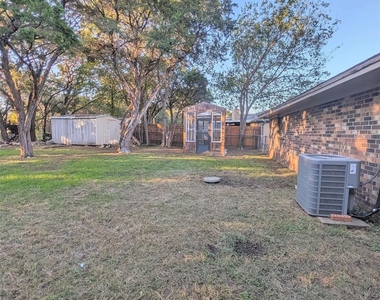 407 Heritage Trail - Photo Thumbnail 22