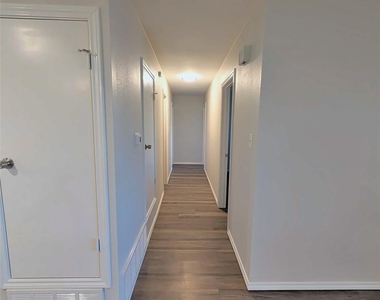 407 Heritage Trail - Photo Thumbnail 9