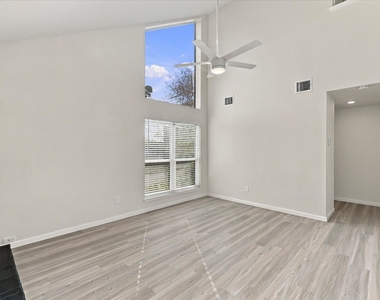 3701 W 6th Street - Photo Thumbnail 4