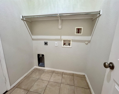321 Fossil Bridge Drive - Photo Thumbnail 24