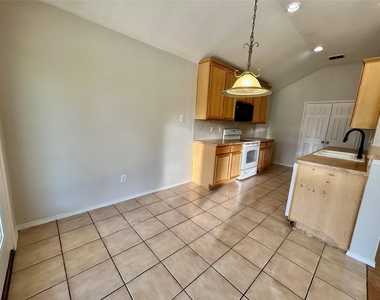 321 Fossil Bridge Drive - Photo Thumbnail 8