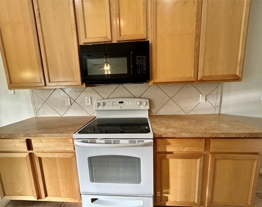 321 Fossil Bridge Drive - Photo Thumbnail 12